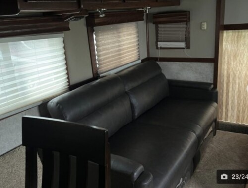 2007 Volvo/Showhauler Dual Slide Coach D-12 4654HP, Automatic, 115k Miles, Loaded, Available Tdoay - Image 16